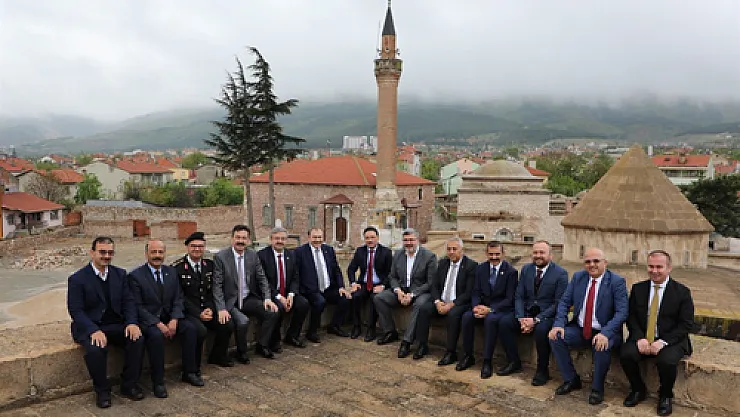 Vali Çiçek ve protokol üyeleri ilçelerde bayramlaştı