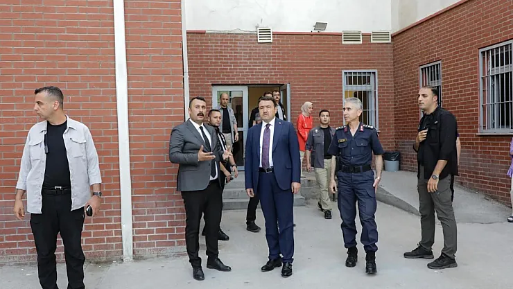 Vali Musa Işın'dan Geri Gönderme Merkezi'ne Denetim Ziyareti