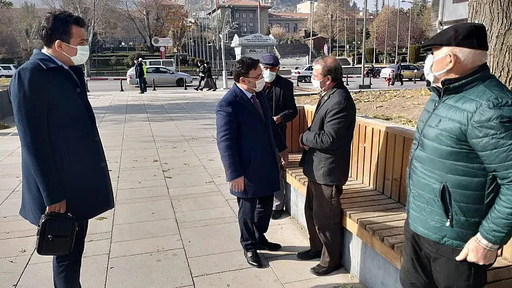 Vali vatandaşı dinledi