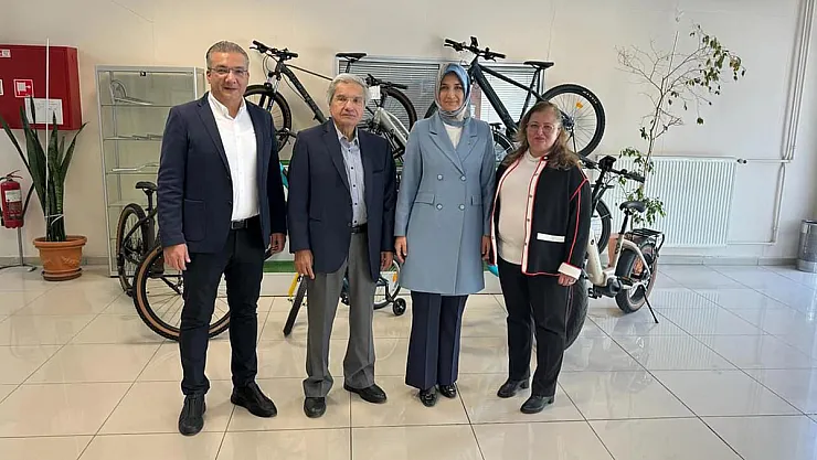 Vali Yiğitbaşı, Eskişehir'de Afyonlu İş İnsanını Ziyaret Etti