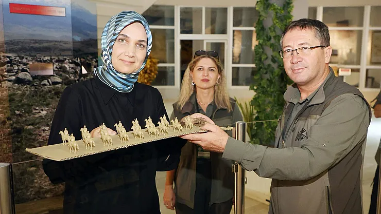 Vali Yiğitbaşı Liderlik Etti… İstiklal Tanıtım Merkezi Yenilendi