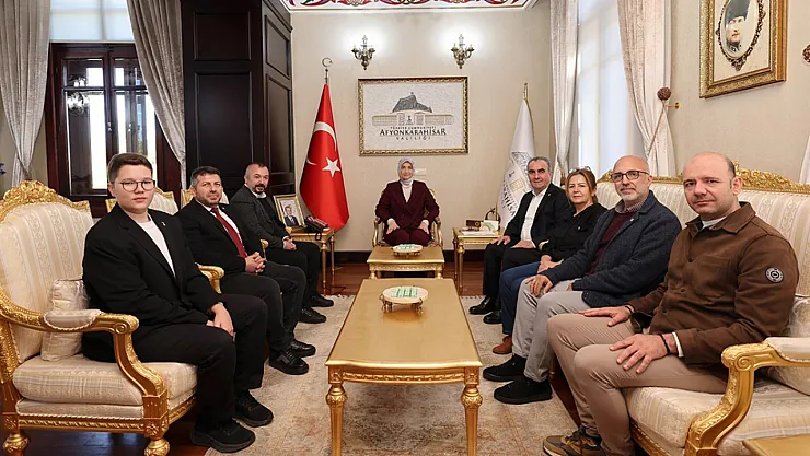 Vali Yiğitbaşı'na '10 numara' Hediye