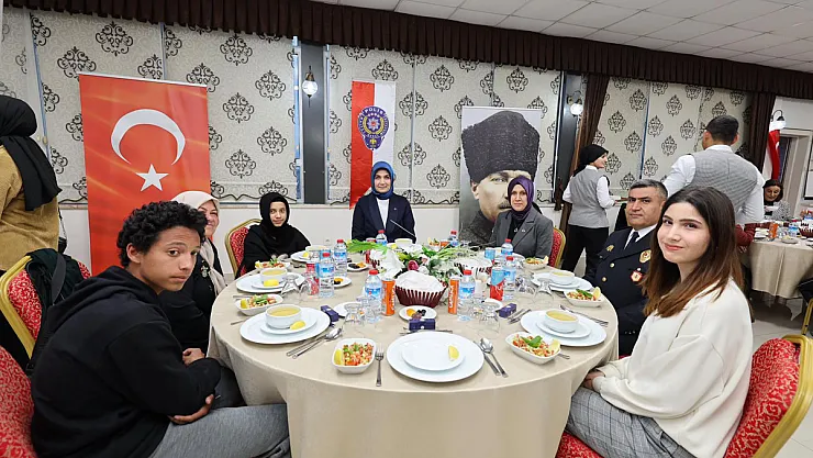 Vali Yiğitbaşı, Polislerle İftar Yaptı