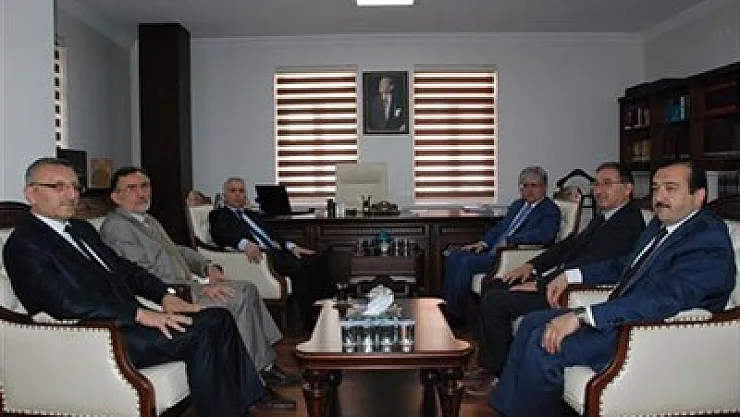 Vali Yıldırım Müftülüğü ziyaret etti