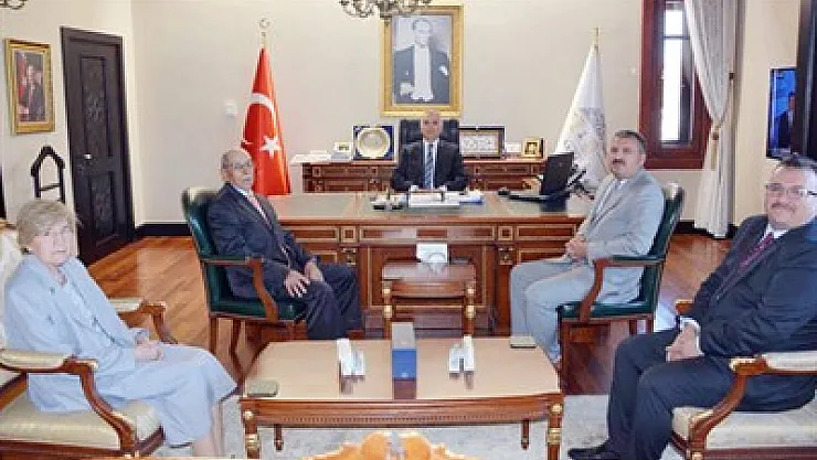 Vali Yıldırım, yaşlıları ağırladı – Kocatepe Gazetesi