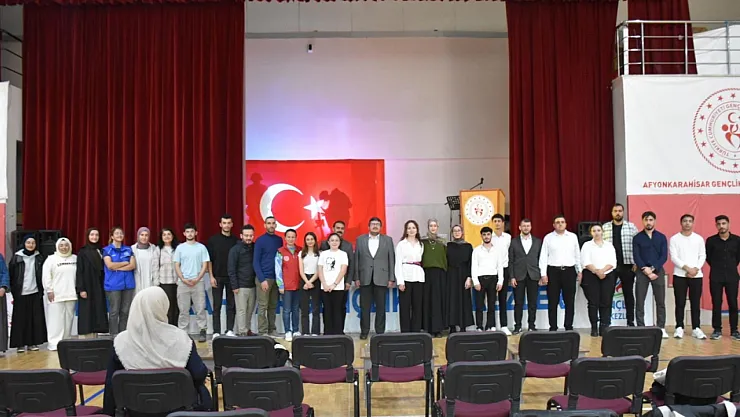 Vatan Aşkı İçin Dizeler Coştu
