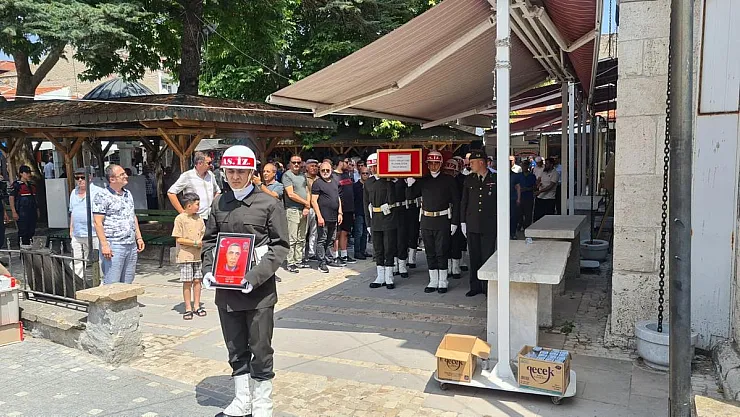 Vefat eden malul gazi askeri törenle toprağa verildi