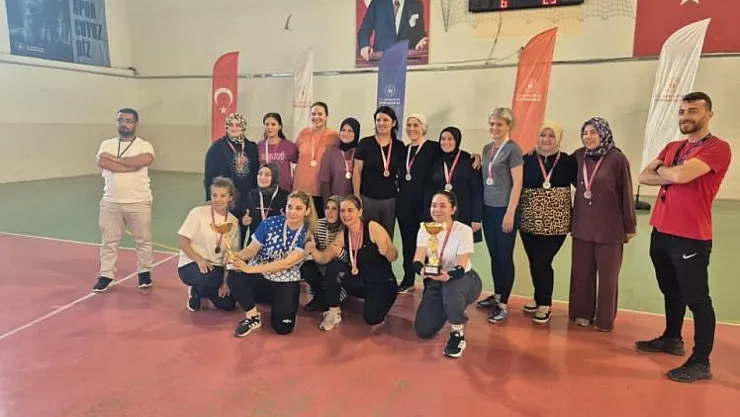 Veliler Arası Voleybol Turnuvası Düzenlendi