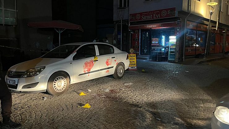'Yan Baktın' Diyerek Kuryeyi Bıçaklayıp Kaçtılar