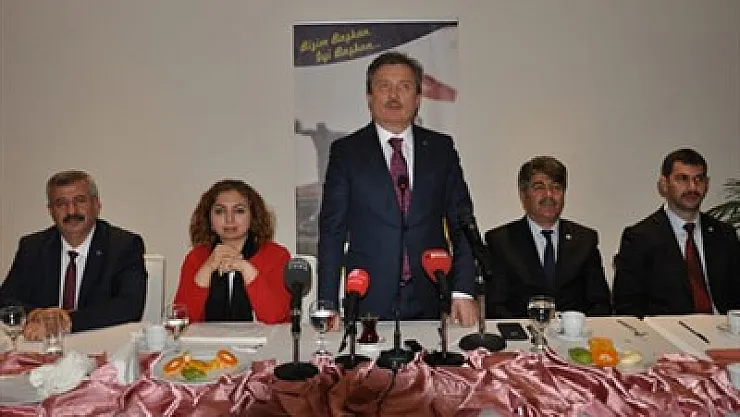 'Yatırımcılar şehre gelmeden başkanının özgeçmişine bakar'