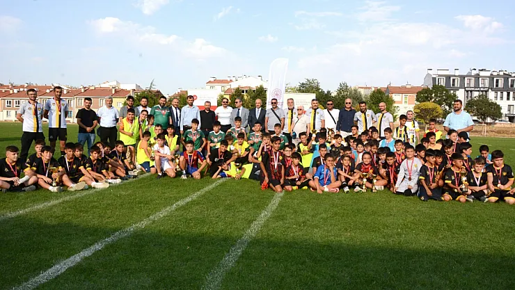 Yaz Kur'an Kursları Arası Zafer Kupası Futbol Turnuvası Sona Erdi