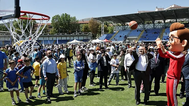 Yaz Spor Okulları Coşkuyla Açıldı