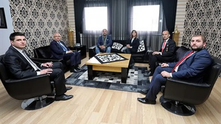 Yazar Mete Yarar’dan nezaket ziyareti