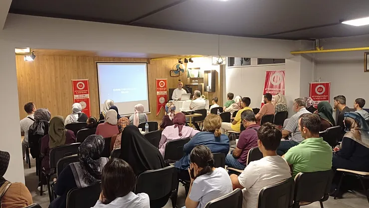 Yeni Dönem Umre İçin Seminer Düzenlendi