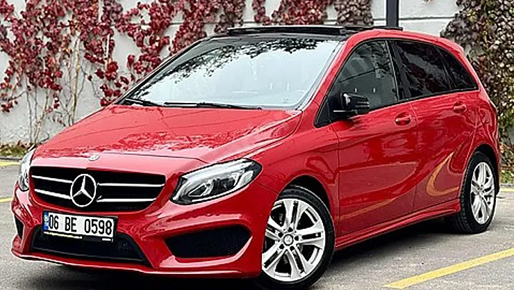 Yenilenen Mercedes B serisi kırmızı halıda
