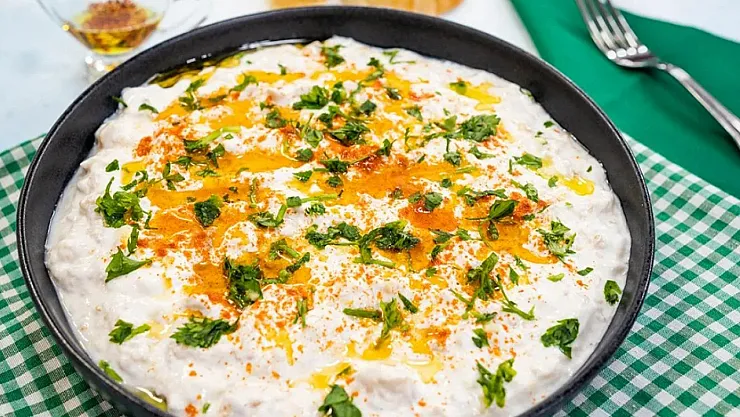 Yoğurttan Mucizeler: Sofranızı Şenlendirecek 13 Lezzetli Meze Tarifi