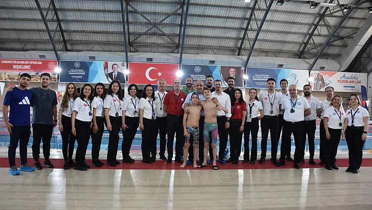 Yüzme Müsabakalarında 75 Sporcu Ter Döktü