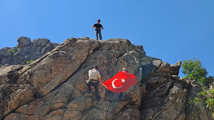 Zafer Bayramı'nda Karakayalar'a Tırmandılara