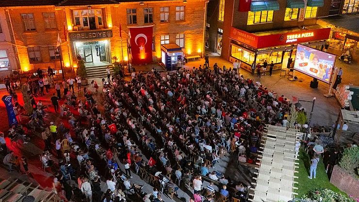 Zafer Gecesi Sandıklı’da Da Meydana İndi