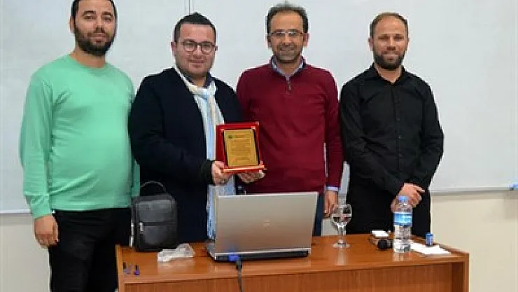 Zeybek, AKÜ'lü öğrencilerle buluştu – Kocatepe Gazetesi