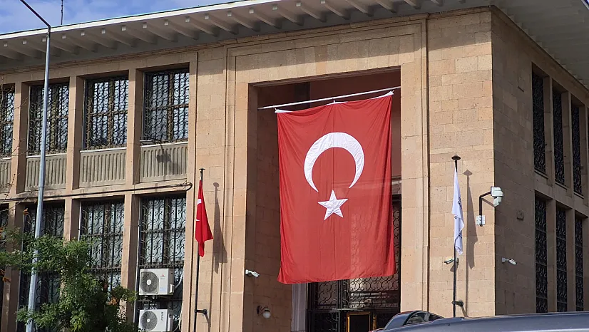 29 Ekim Öncesi Binalar Dev Türk Bayraklarıyla Donatıldı