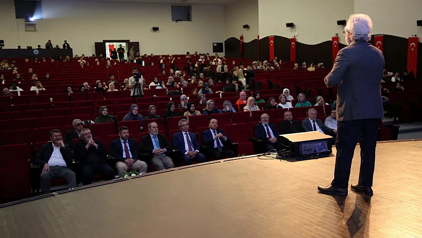 Afyon'da Dijitalleşme ve Ahlak Üzerine Ezber Bozan Konferans!