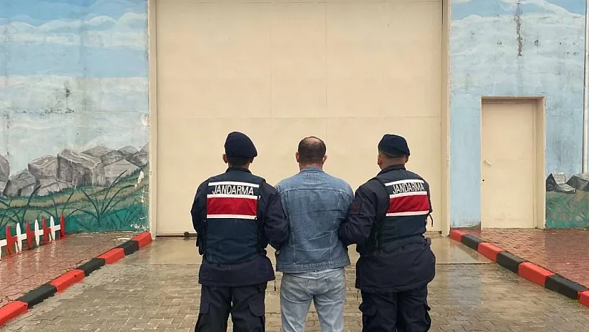 Afyon'da Jandarma 25 Aranan Şahsı Yakaladı