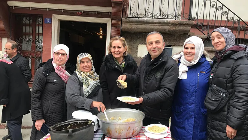 Afyon'da Kazanlar Kaynadı, Mahalle Toplandı