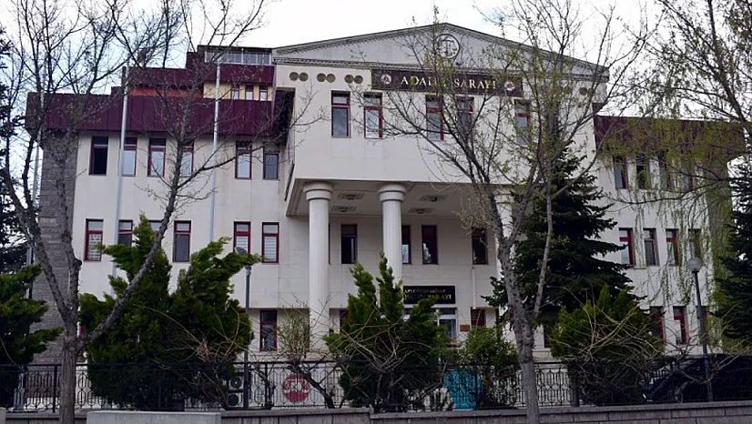 Afyon'da Mezarlık Cinayetine 33 Yıl. 'Bordo Bereliyim' Dedi, Mahkeme Affetmedi