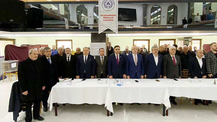 Afyon'da Siyaset ve Esnaf Aynı Salonda: Bakkallar Odası Seçimi Başladı