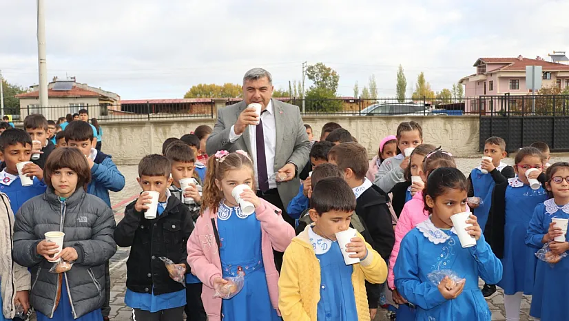 Afyon'da Valilik Desteğiyle Haftada 22 Bin Öğrenciye Sıcak Çorba