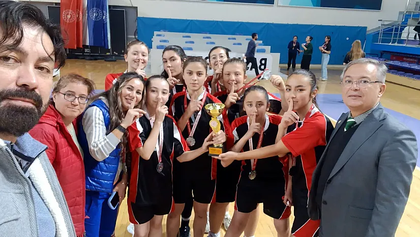 Afyon Lisesi Sezonu Zaferle Kapattı