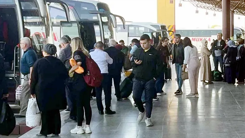 Afyon Otogarı'nda Hüzünlü Aşk Sahnesi