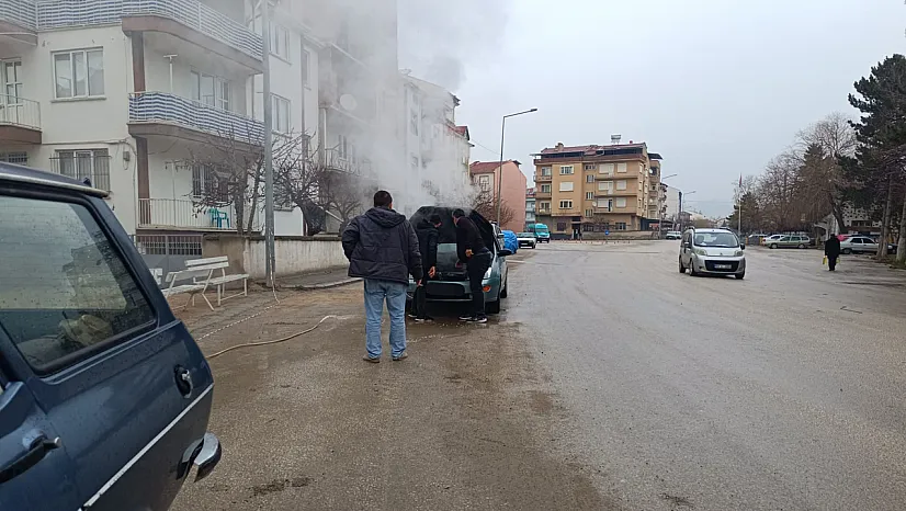 Afyonkarahisar'da Seyir Halindeki Otomobil Alev Aldı