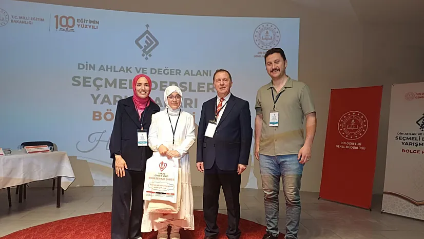 Afyonkarahisar'ın Kur'an Bülbülü Bölge Yarışmasında 1. Oldu