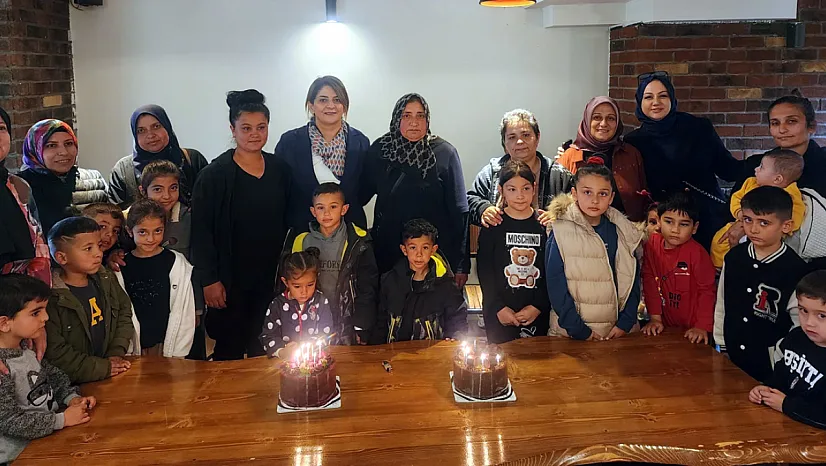AK Kadınlar Çocuklara Bayram Hediyesi Verdi