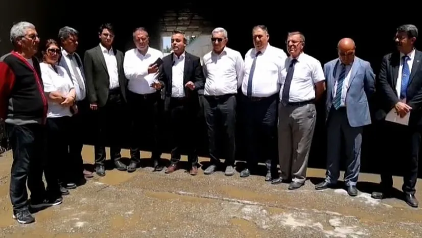 Alt Geçit Var, Geçiş Yok!