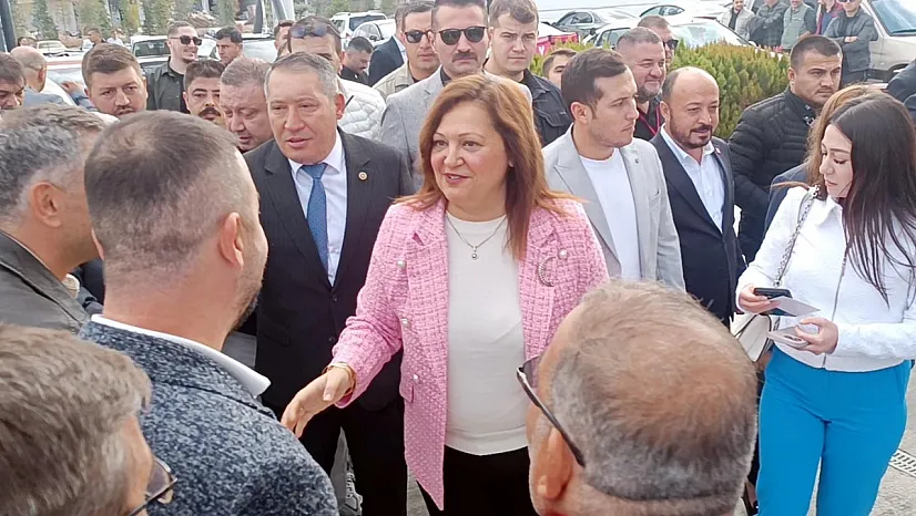 'Aman Başkanım Gitme' dediler, Burcu Köksal Sessiz Kaldı