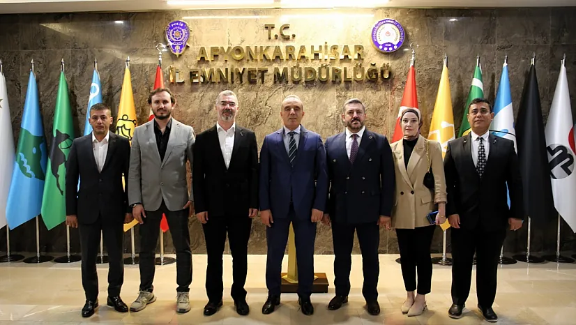 Anahtar Parti: Allah, Polisimizin Ayağına Taş Değdirmesin