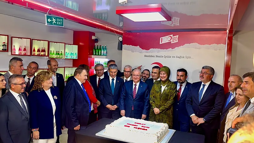 Bakan Güler Kızılay Maden Suyu'nun 100. Yıl Pastasını Kesti
