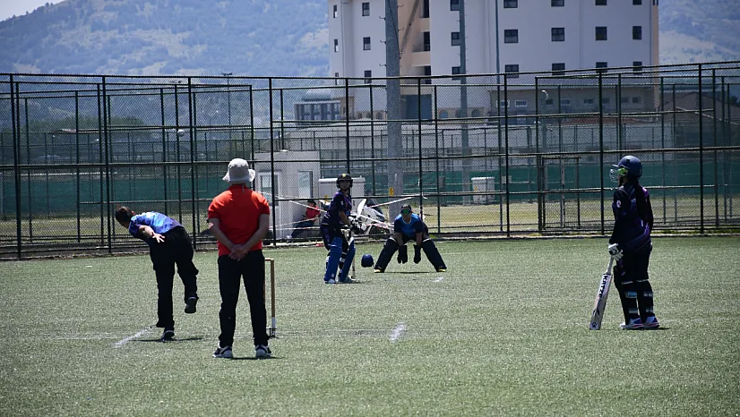 Büyük Kadınlar Kriket'te Büyük Mücadele