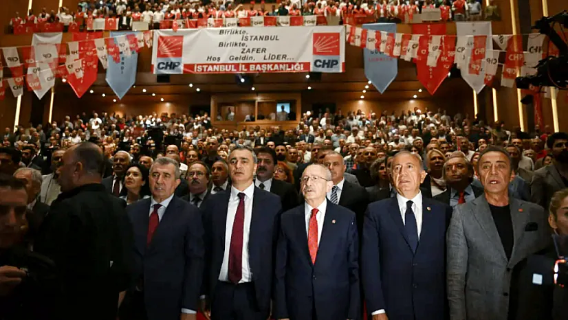 CHP'de 'Figüran' Kavgası. Peşpeşe Sert Açıklamalar