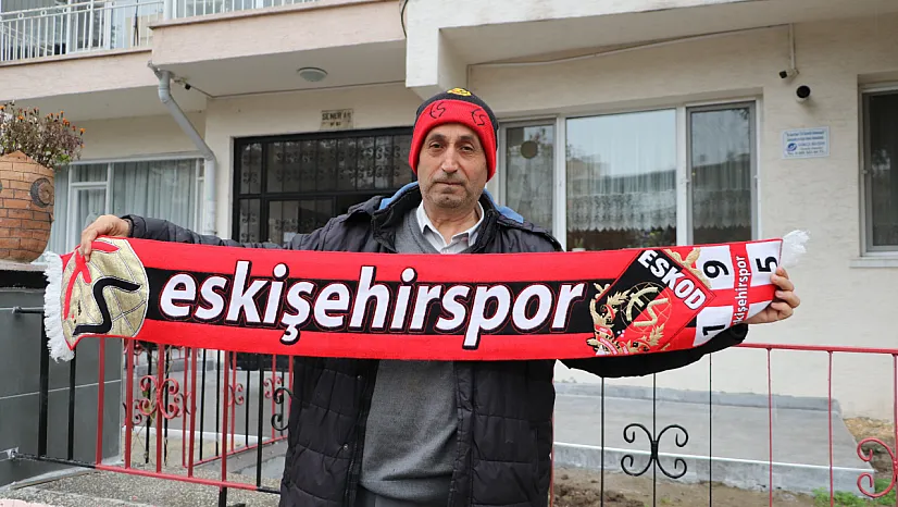 Eskişehir'de Apartman Sakinleri, Eskişehirspor Sevgisini Binaya Taşıdı
