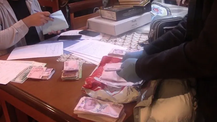 Eskişehir Merkezli 4 İlde FETÖ'nün Kadın Yapılanmasına Yönelik Operasyonda 16 Şahıs Yakalandı