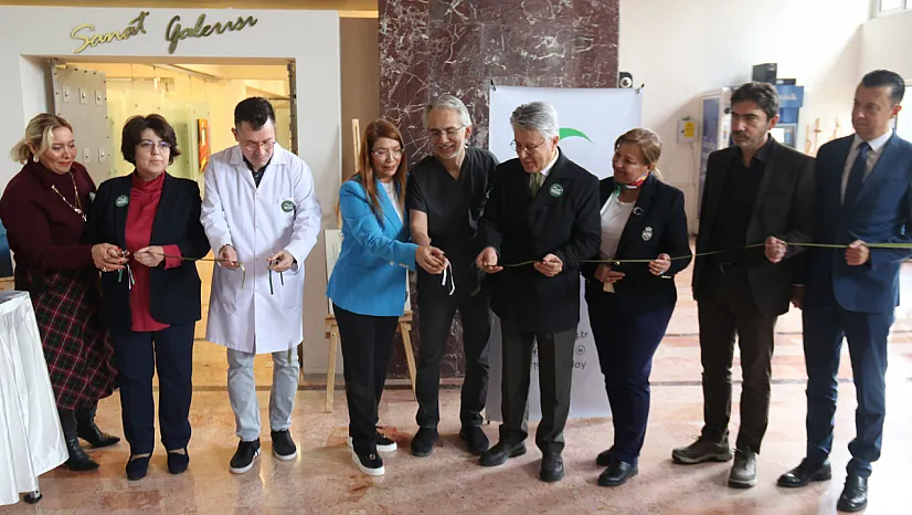 ESOGÜ'de Bağımlılık Temalı Karikatür Sergisi Açıldı