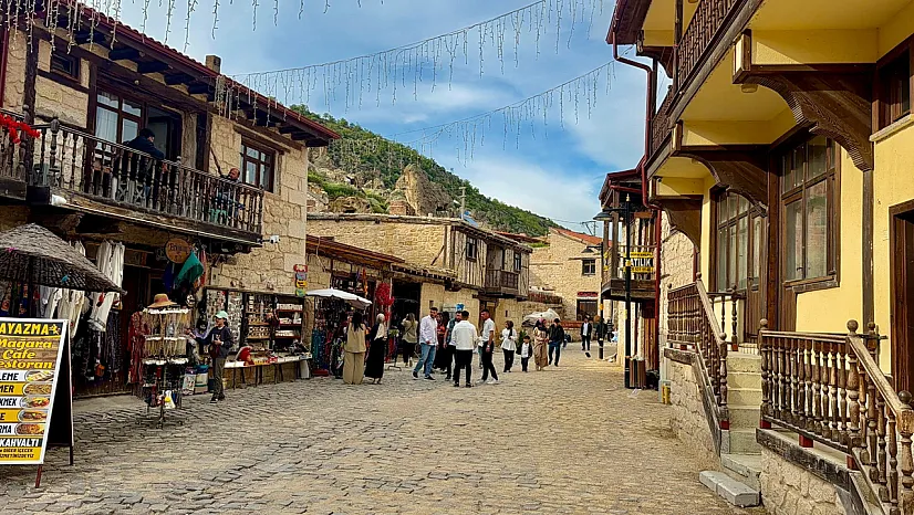 Frig Vadisi Ziyaretçi Akınına Uğradı