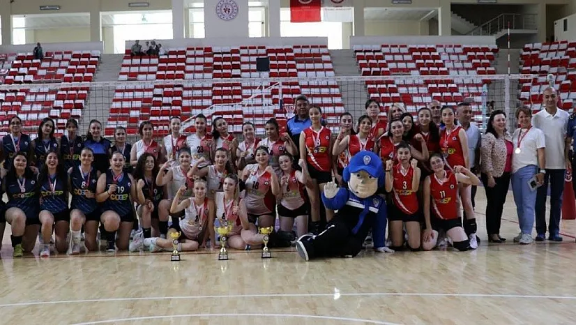 İl Emniyet Müdürlüğü Tarafından Düzenlenen Voleybol Turnuvası Sona Erdi