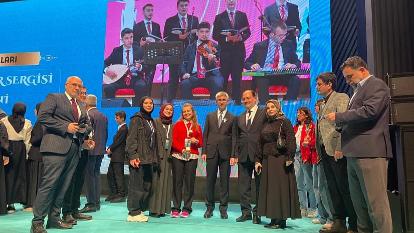 'İmam Hatip Okulları Başarı Örnekleri' Sergisinde Kütahya'ya Çifte Gurur