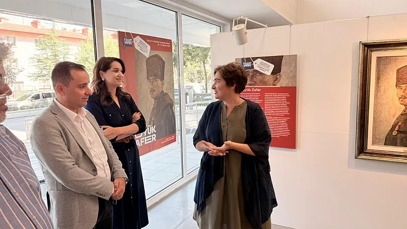 İş Sanat, Anadolu Sergileri İle Büyük Zafer'in 103. Yıldönümünde Kocatepe'de