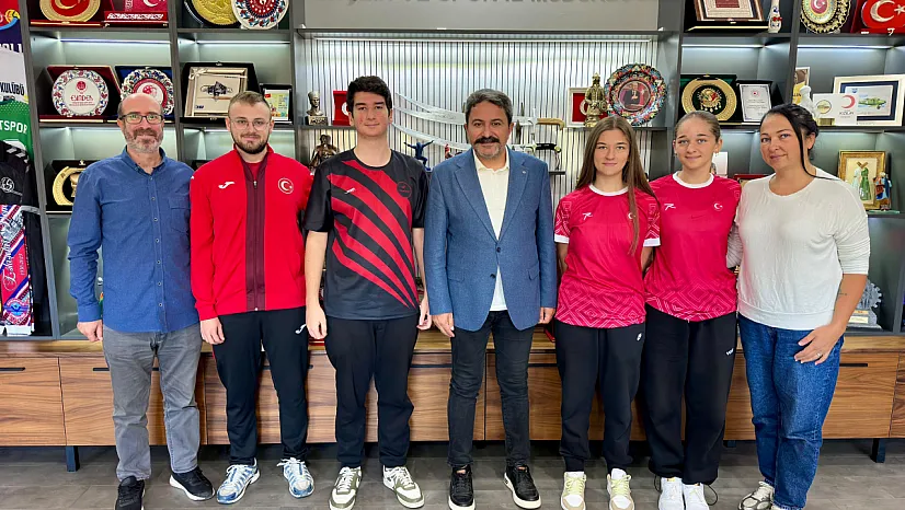 İşitme Engelli Milli Badmintoncu Beren Su Ulus'tan Avrupa İkinciliği